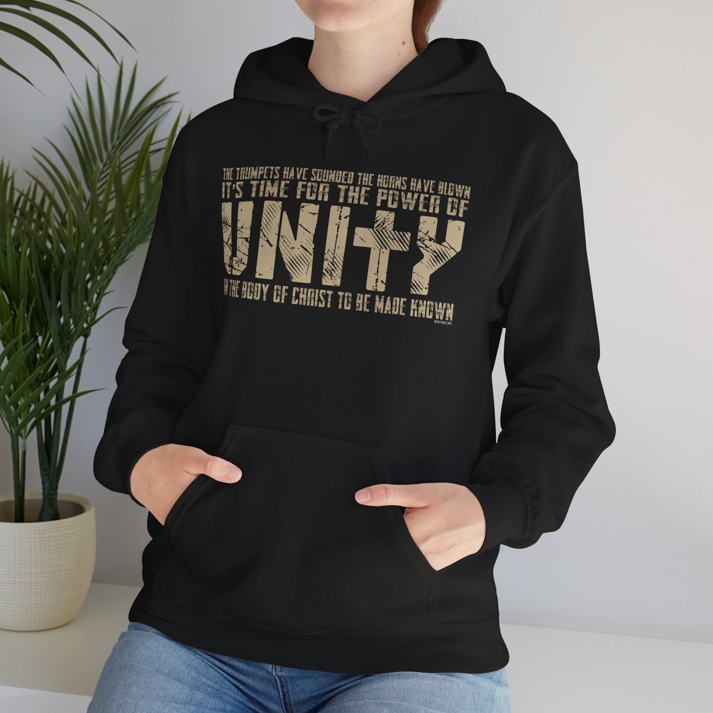 B Uni Tee Heavy Blend Hoodie