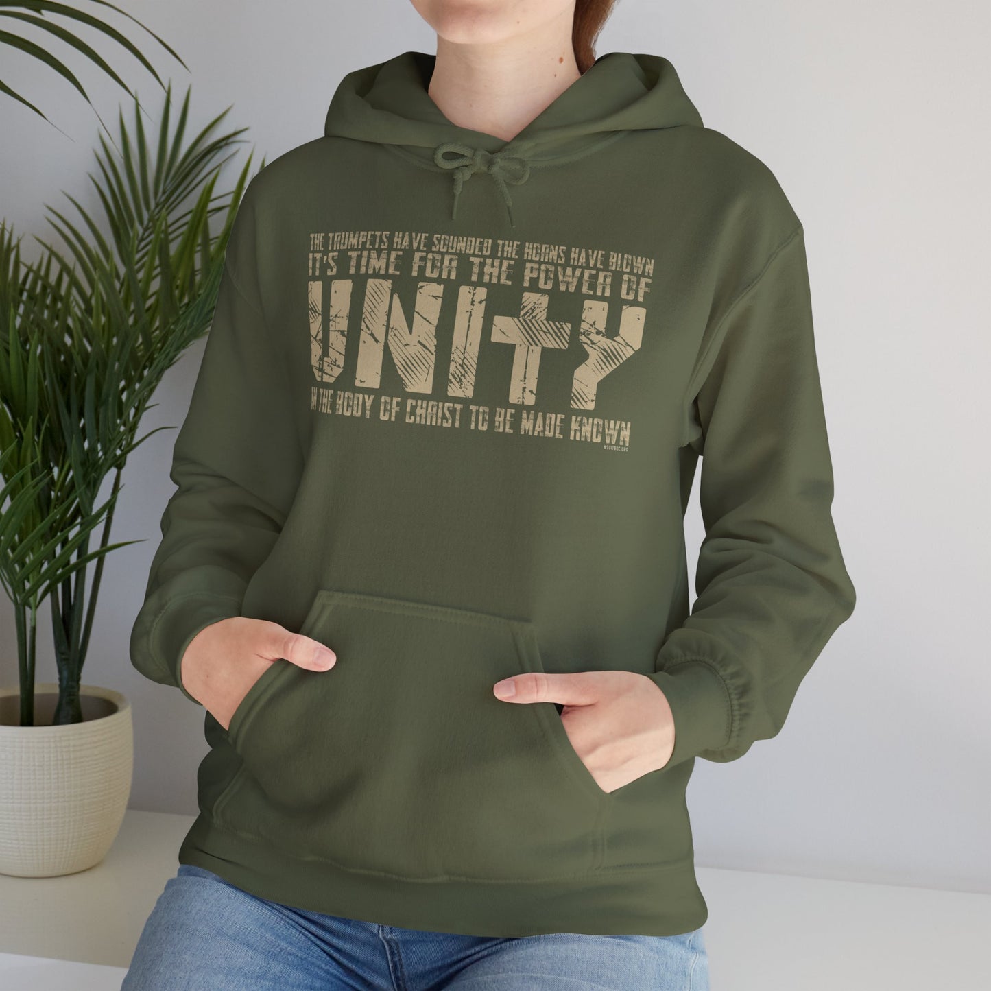 B Uni Tee Heavy Blend Hoodie
